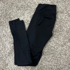 Black athletic leggings